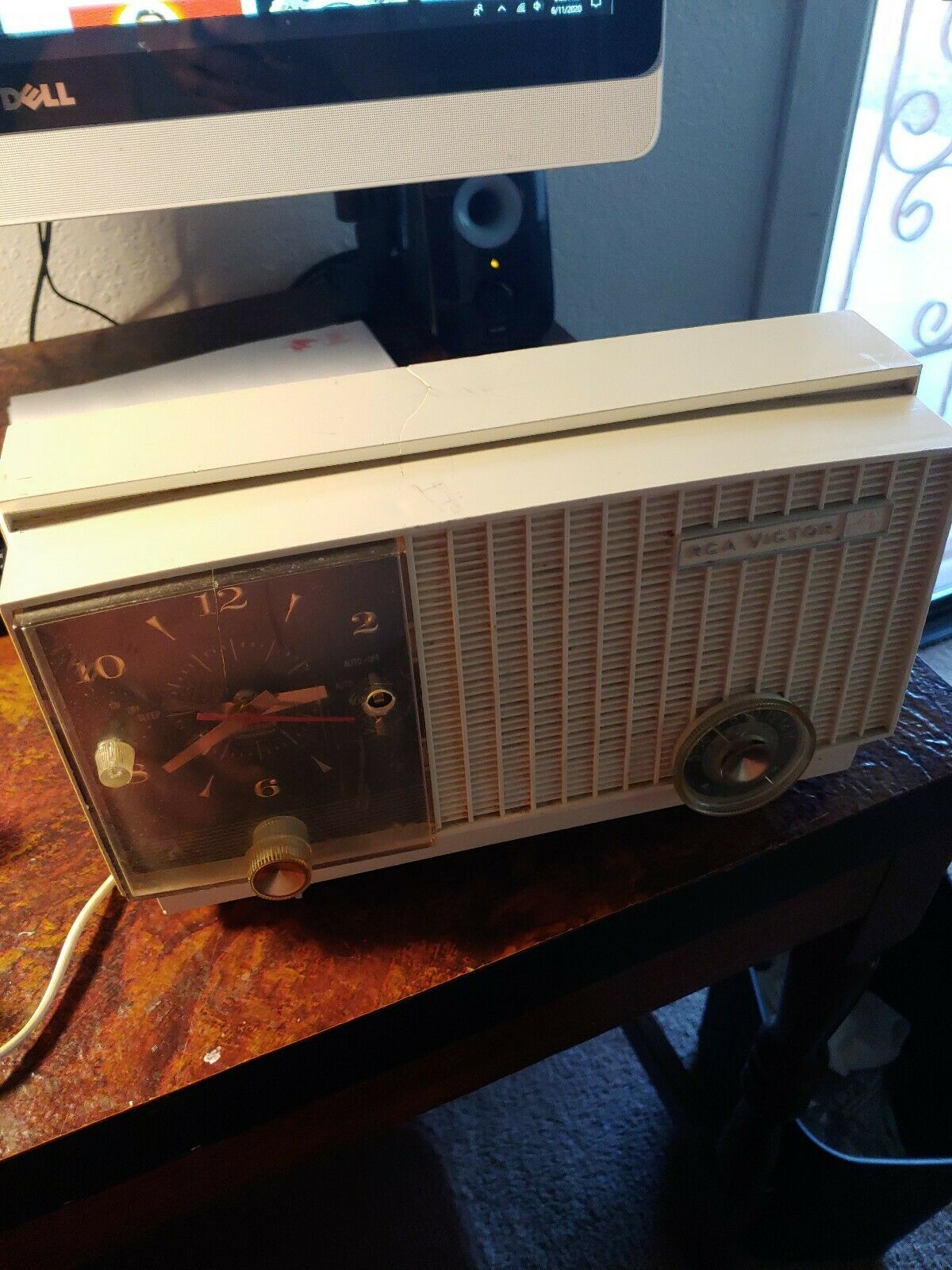 Vintage WORKING RCA Victor Tube Radio Model 3RD 30. AM TUBE CLOCK RADIO
