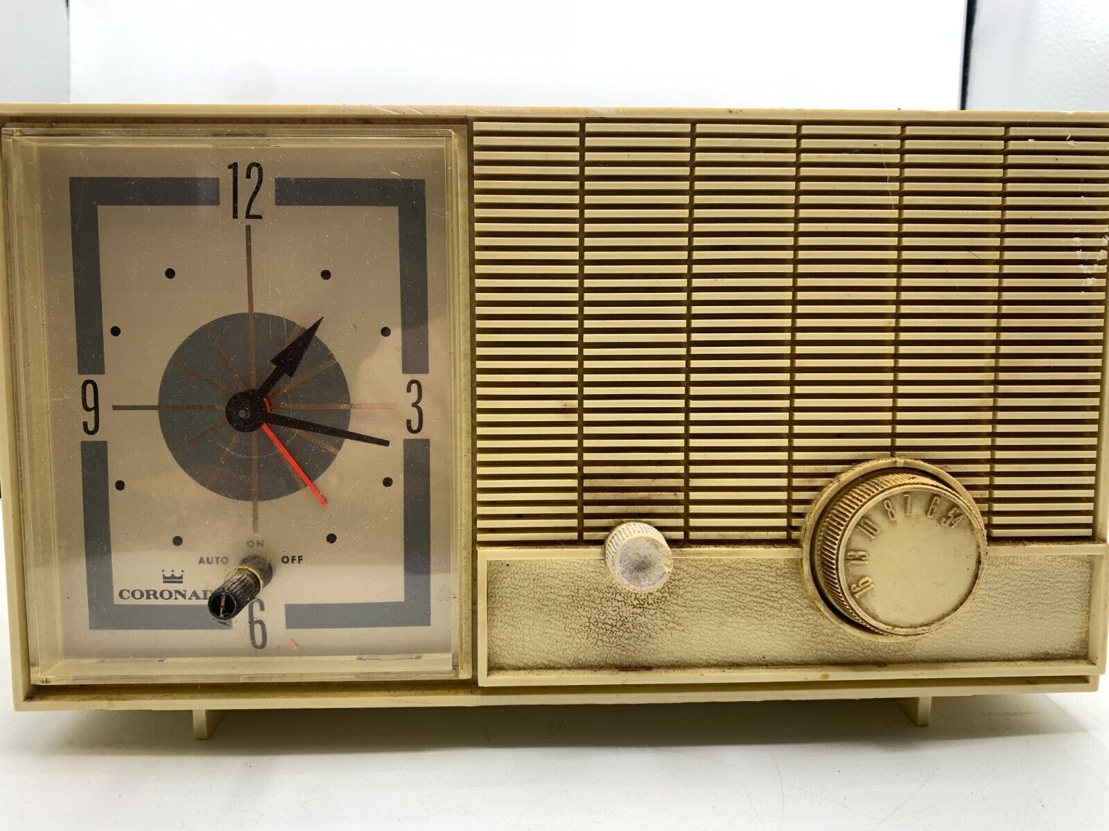 Vintage Coronado RA44-8306A AM Clock Radio